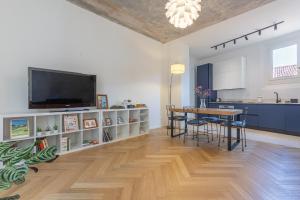 GuestHost - CB12 Central and Modern Apartment
