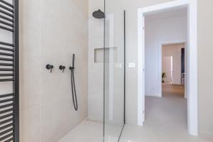GuestHost - CB12 Central and Modern Apartment
