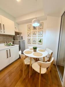 Modern 1BR Staycation in Acqua Private Residences