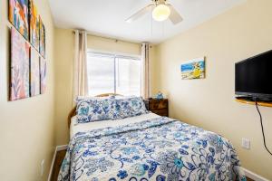Oceanfront Bliss, Top Floor, 2BR, Indoor Pool & Hot Tub, Free Parking, Elevators