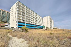 Oceanfront Bliss, Top Floor, 2BR, Indoor Pool & Hot Tub, Free Parking, Elevators