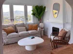 Casa Palmera between the sea and the mountains