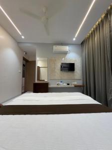 Hotel Sai Sidheshwar and Hotel Samruddhi