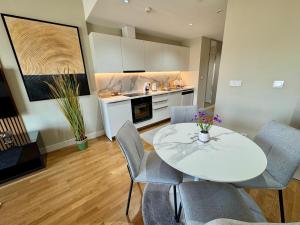 Luxury Apartment 52 Diamond Residences