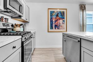 Cozy & Bright 2BR Patio Home - with Golf cart