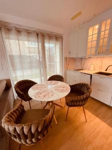 Apartament Spokojna 8