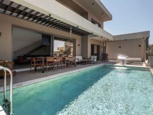 Lusol Seafront Villas - "Free" Heated Pools, 100m Sea