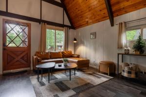 Hotevilla A-Frame Cabin with Wi-Fi & Pine Tree Views