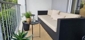 Elegant Apartment with Direct River View, Balcony and Parking in Bernkastel-Kues