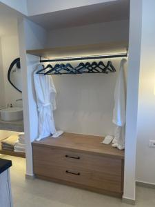 Dahlila Seafront Luxury Suites - Adults Only