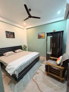 Stylish 2BHK Private Stay near Kashi Vishwanath