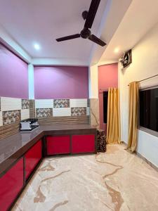 Stylish 2BHK Private Stay near Kashi Vishwanath