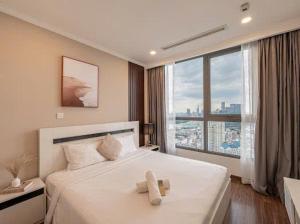 LANDMARK High Floor Luxury Residence with Stunning Bitexco Views