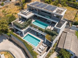 Lusol Seafront Villas - "Free" Heated Pools, 100m Sea