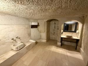 Leyla Cave House