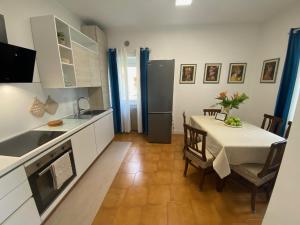 AMALA-E LAquila-Alloggio Flessibile in Base al Numero di Ospiti- Parcheggio, Giardino e Deposito Bici