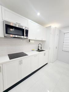 7 on Central - Modern 1br 1bth Apt in Kingston