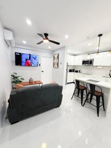 7 on Central - Modern 1br 1bth Apt in Kingston