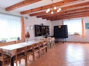 Holiday villa with a garden, close to the lake