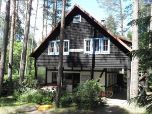 Large house with private sauna, close to the lake