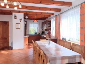 Large, comfortable holiday home near the lake
