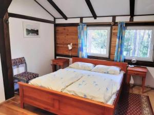 Large house with private sauna, close to the lake