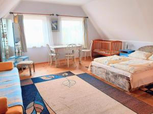 Large, comfortable holiday home near the lake