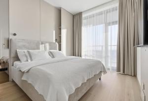 Eurovea Tower Apartment, 36th Floor, Castle View & Free Parking