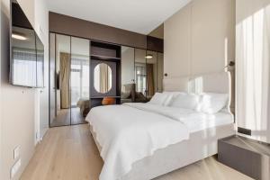 Eurovea Tower Apartment, 36th Floor, Castle View & Free Parking