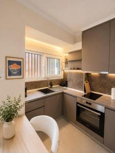 Theleria Central Living