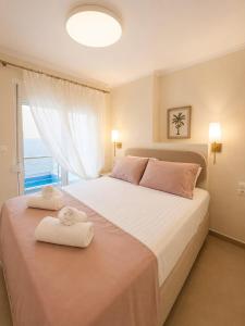 Theleria Central Living