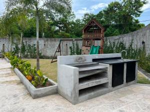 Your Tropical Getaway Pool, Terrace & BBQ