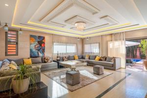 Luxury 4BR Villa, Atlas and Pool View, Breakfast and Lunch Available