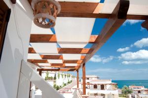 One-Bedroom Apartment with Sea View
