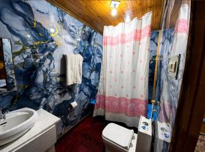 New Biloo Palace Group Of Houseboats