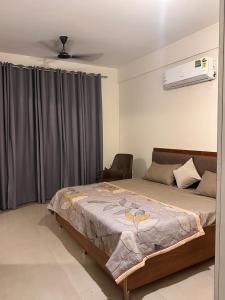 3 BEDROOM Apartment ENTIRE place with balcony