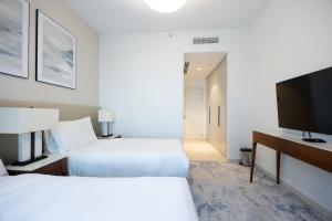 Bloomfields 3BR plus Maids in The Address Beach Resort