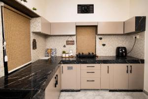 Cozy 2 BHK Private apartment in city