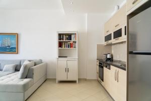 First line sea Apartment