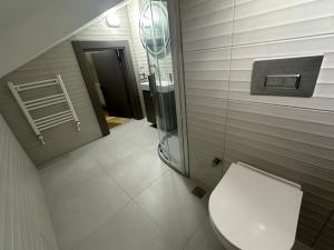 4 Floors -Rooms Air-Conditioned - Brand New Villa