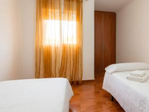 Apartamentos Tranquilos Conil Facil Aparcamiento con patio interior solo capetamos familias y parejas