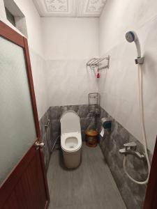 Lục Thạch - Quán ăn & Homestay