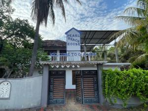 Pearl beach house