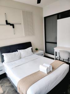 Scarletz Suites KLCC Luxury Suites Near Petronas Twin Towers