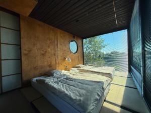Unique Stay in Telliskivi Creative City with Private Sauna & Golf Simulator