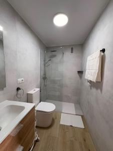 New Apartment Near City Center & Mountain