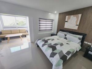 Avana Hills Tagaytay Manor - London