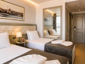 Mayer Hotel Old City