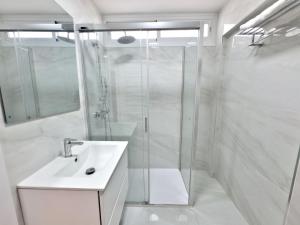 Las Palmeras Marbella with Sea Views