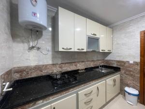 Cozy Retreat 3 Min to TGV center Fast Wi-Fi